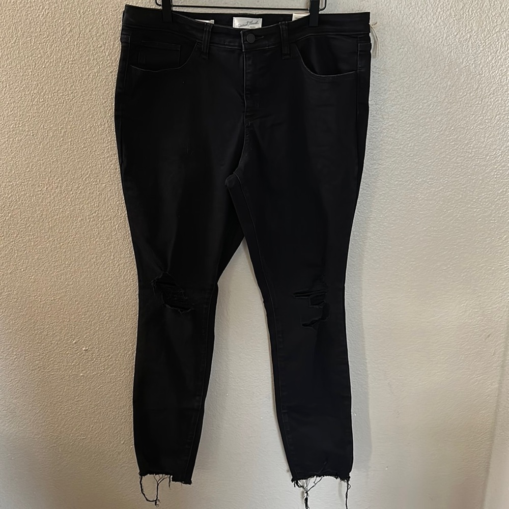 NEW Universal Thread women’s Mid Rise Skinny Black Jeans Size 16L NWT